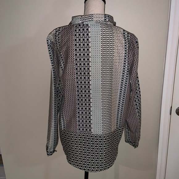 Boohoo Aztec print blouse size us 8 - Picture 3 of 4